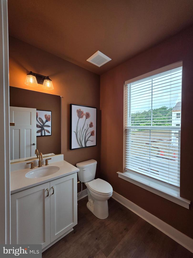 2303 Bells Tower Ct Property Photo 6