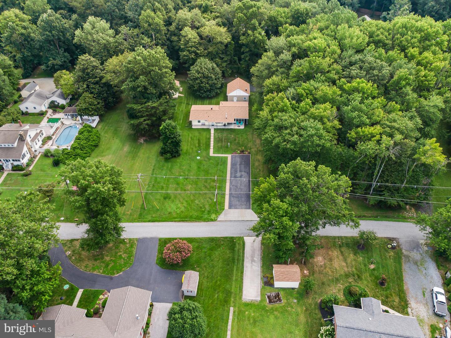 1915 Park Beach Dr Property Photo 16