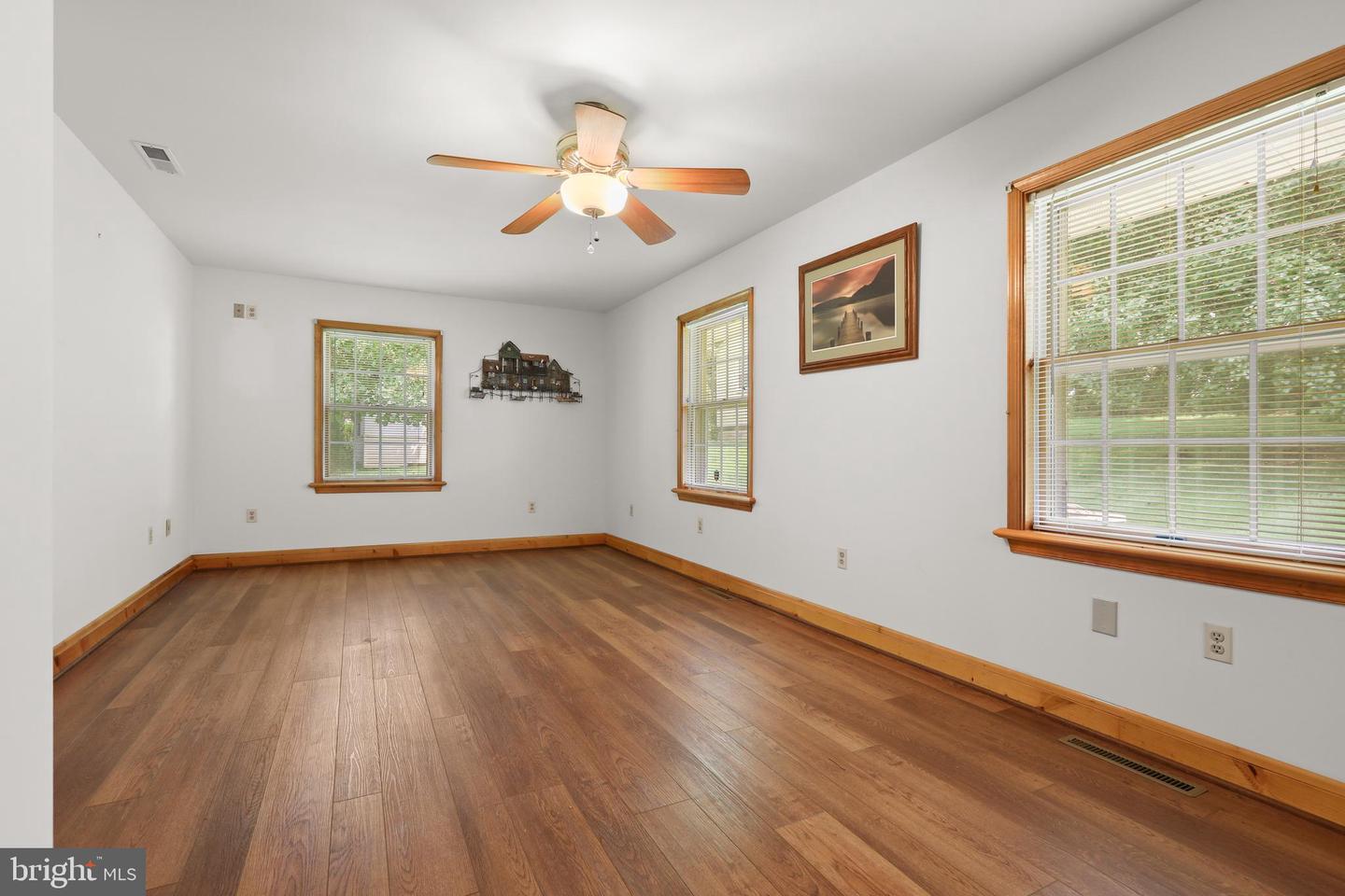 1915 Park Beach Dr Property Photo 38
