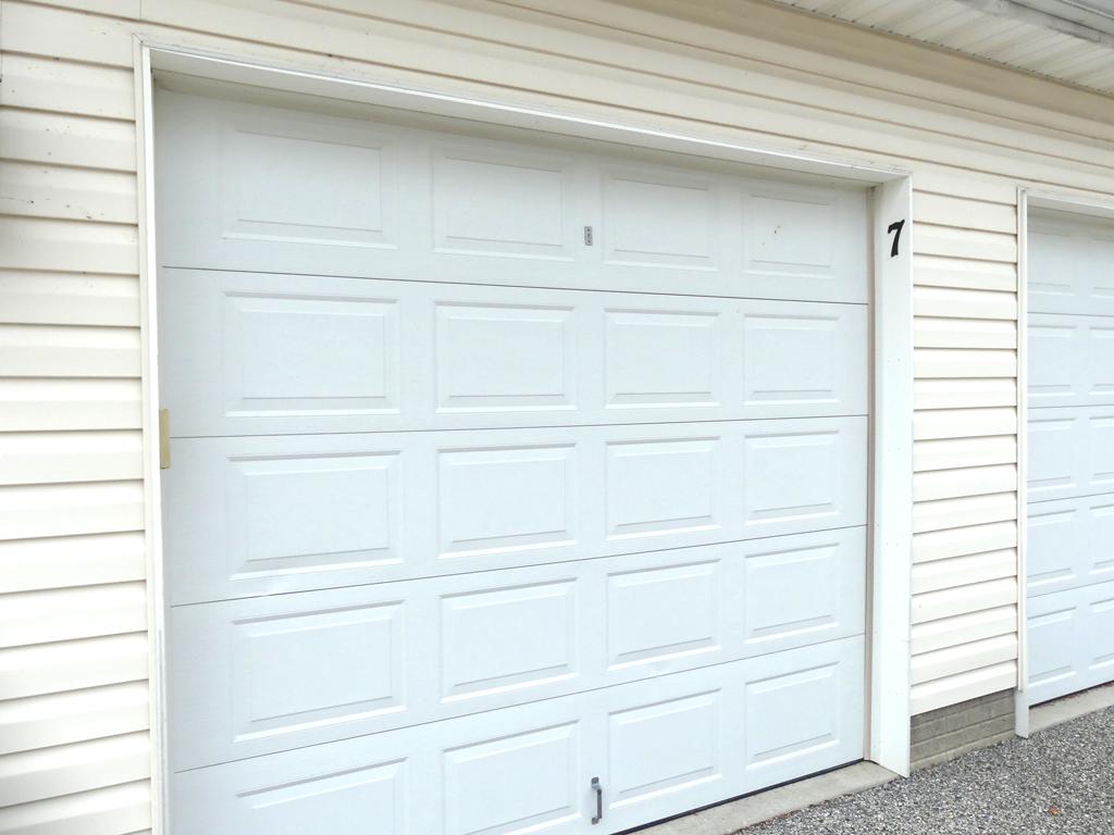 1817 Selvin Dr #401 & #7 Garage Property Photo 2