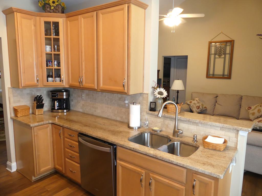 1817 Selvin Dr #401 & #7 Garage Property Photo 5