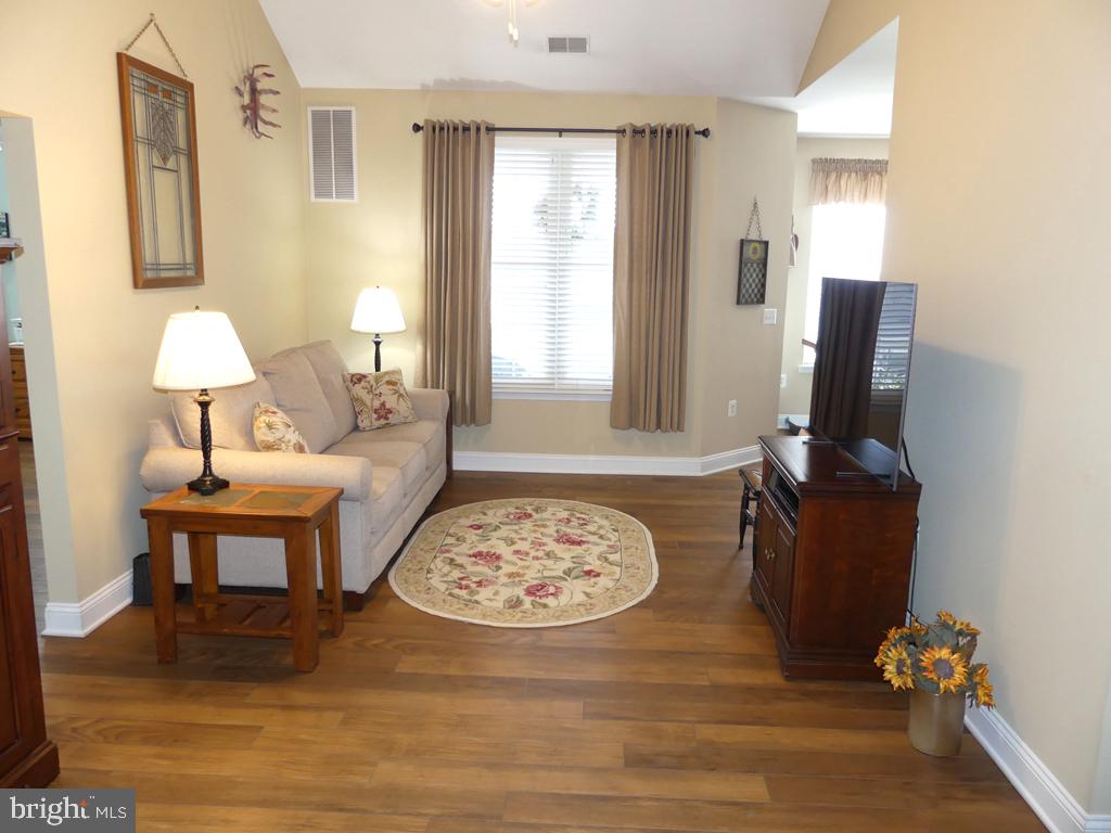 1817 Selvin Dr #401 & #7 Garage Property Photo 6