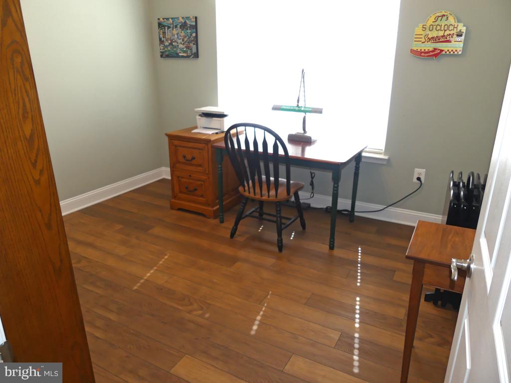 1817 Selvin Dr #401 & #7 Garage Property Photo 15