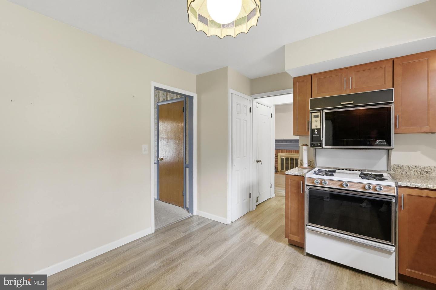 1305 Vermont Rd Property Photo 4