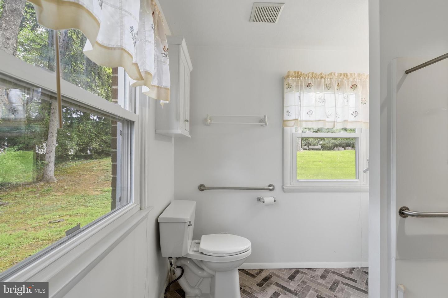 1305 Vermont Rd Property Photo 9