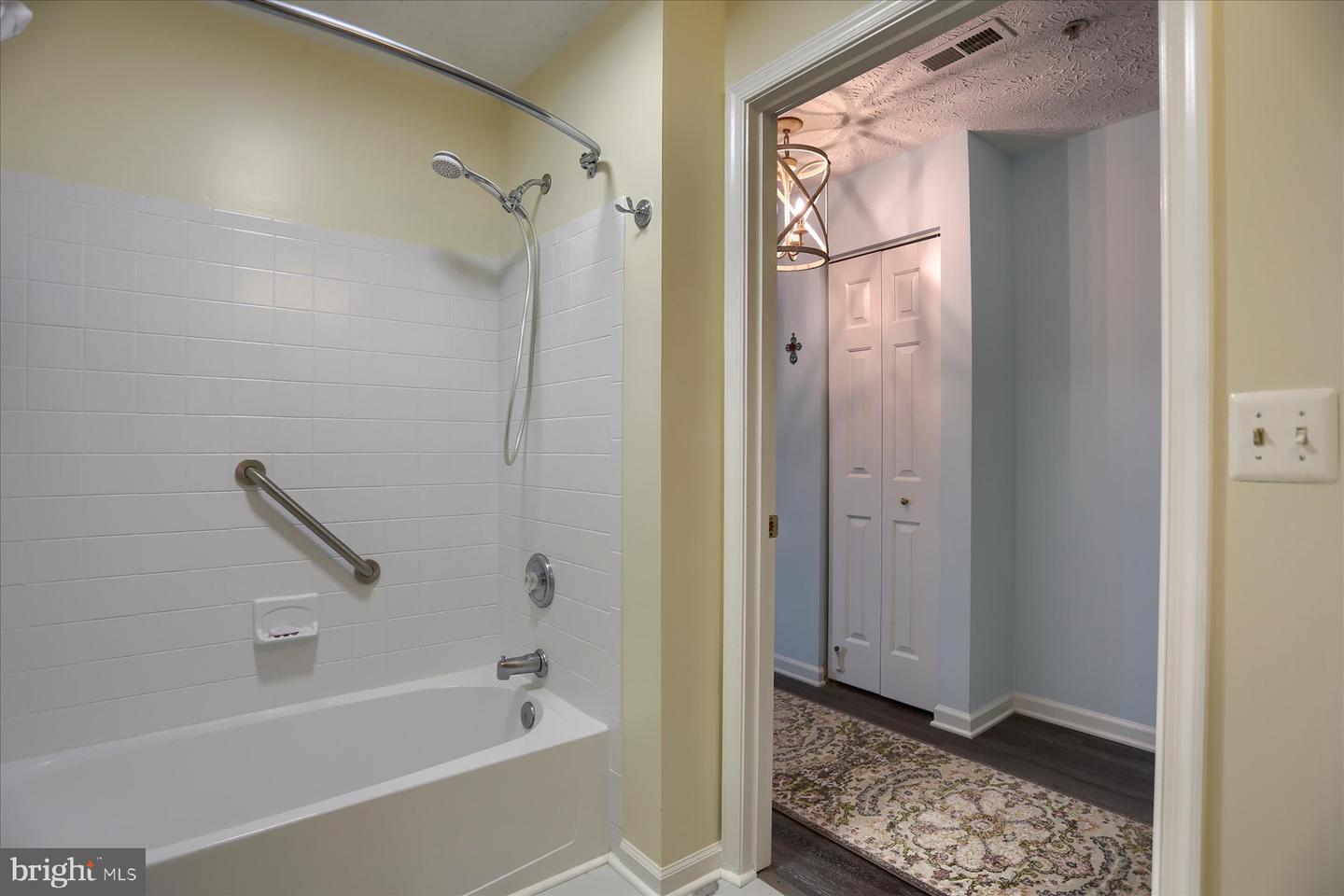 110 Bayland Dr #e Property Photo 20