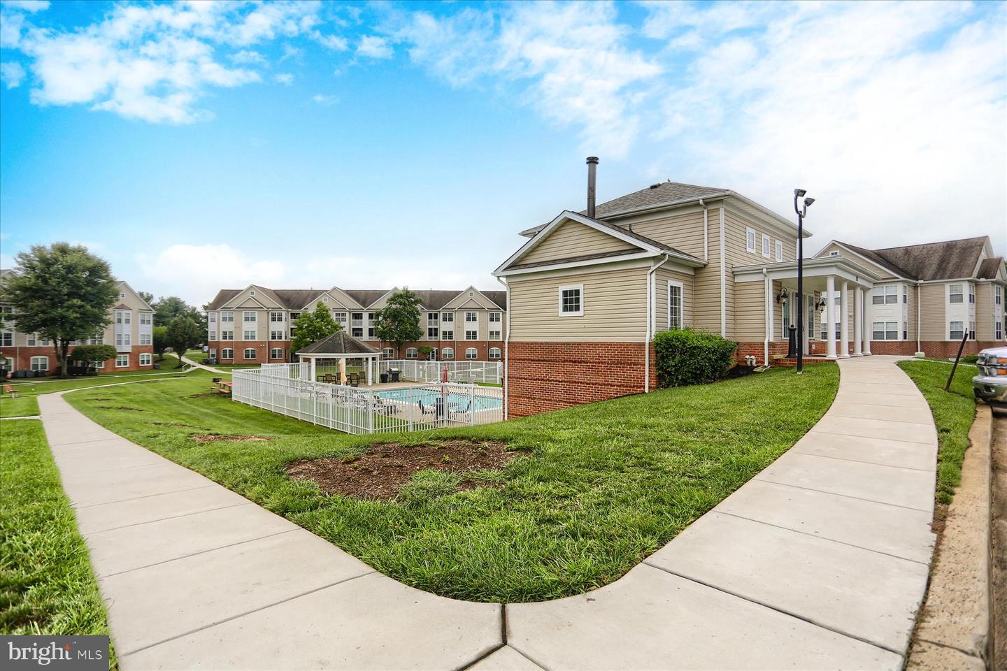 110 Bayland Dr #e Property Photo 30