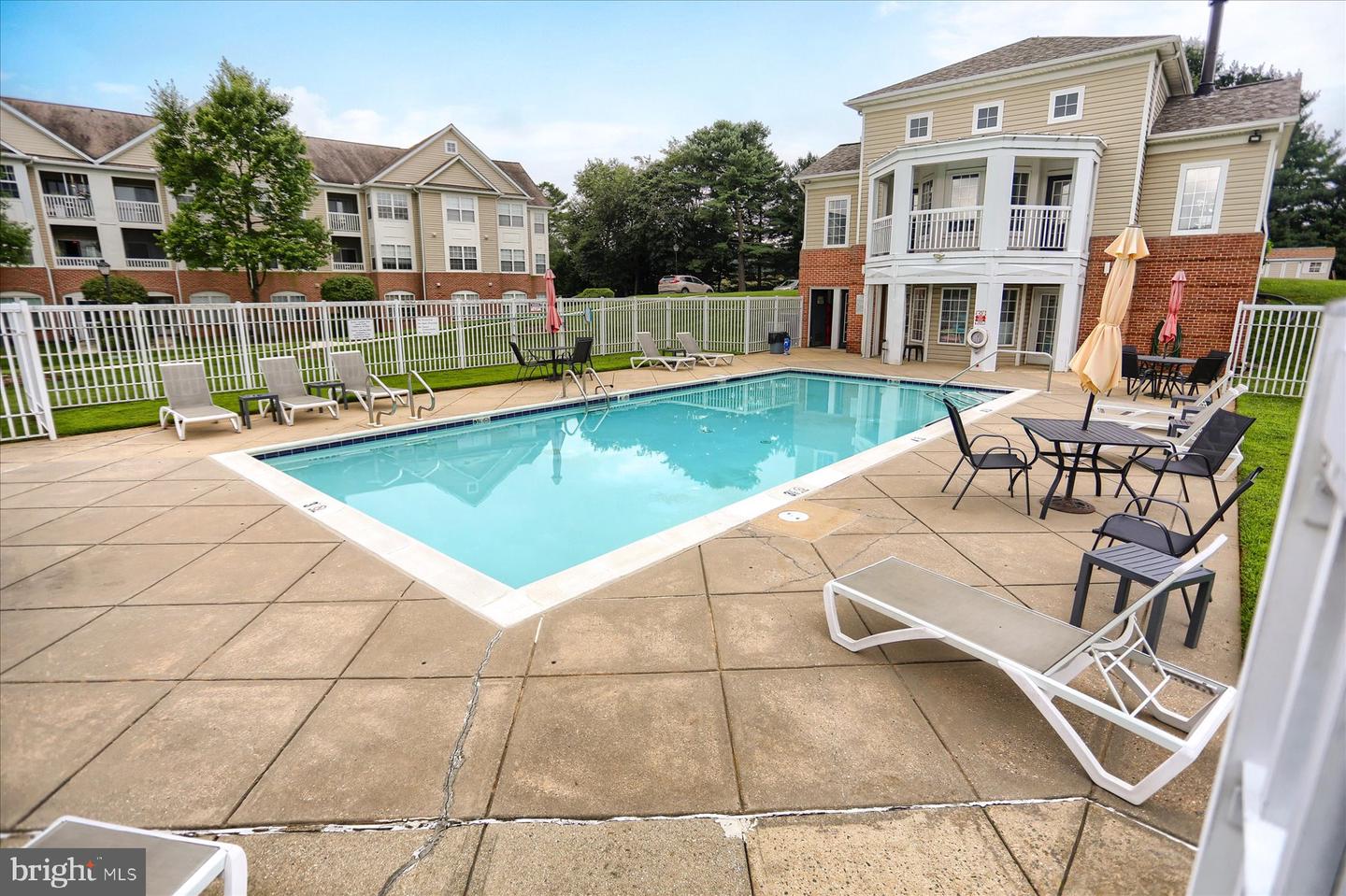 110 Bayland Dr #e Property Photo 31