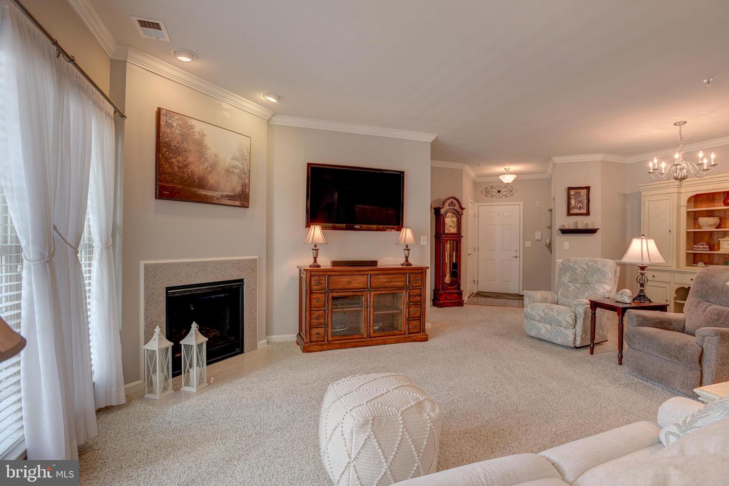 635 Wallingford Rd #302 Property Photo 5