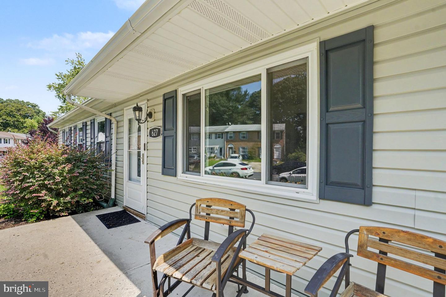 627 Sequoia Dr Property Photo 4