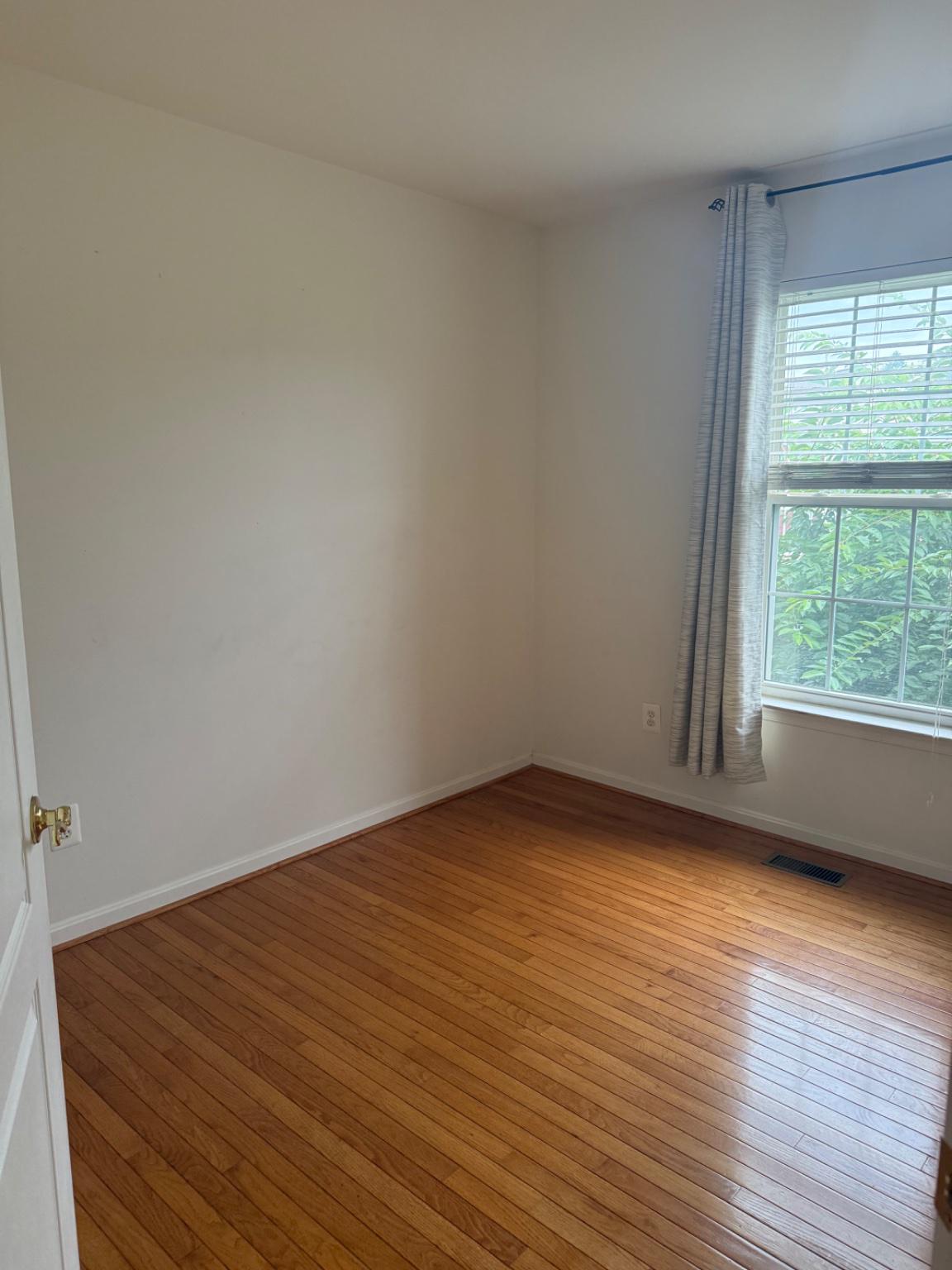 557 Kirkcaldy Way Property Photo 17