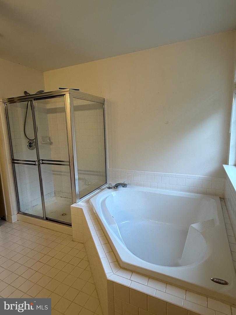 557 Kirkcaldy Way Property Photo 26