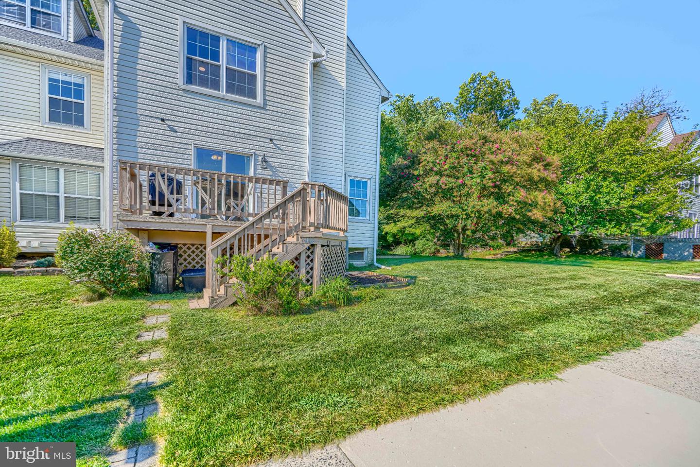 412 Darby Ln Property Photo 5