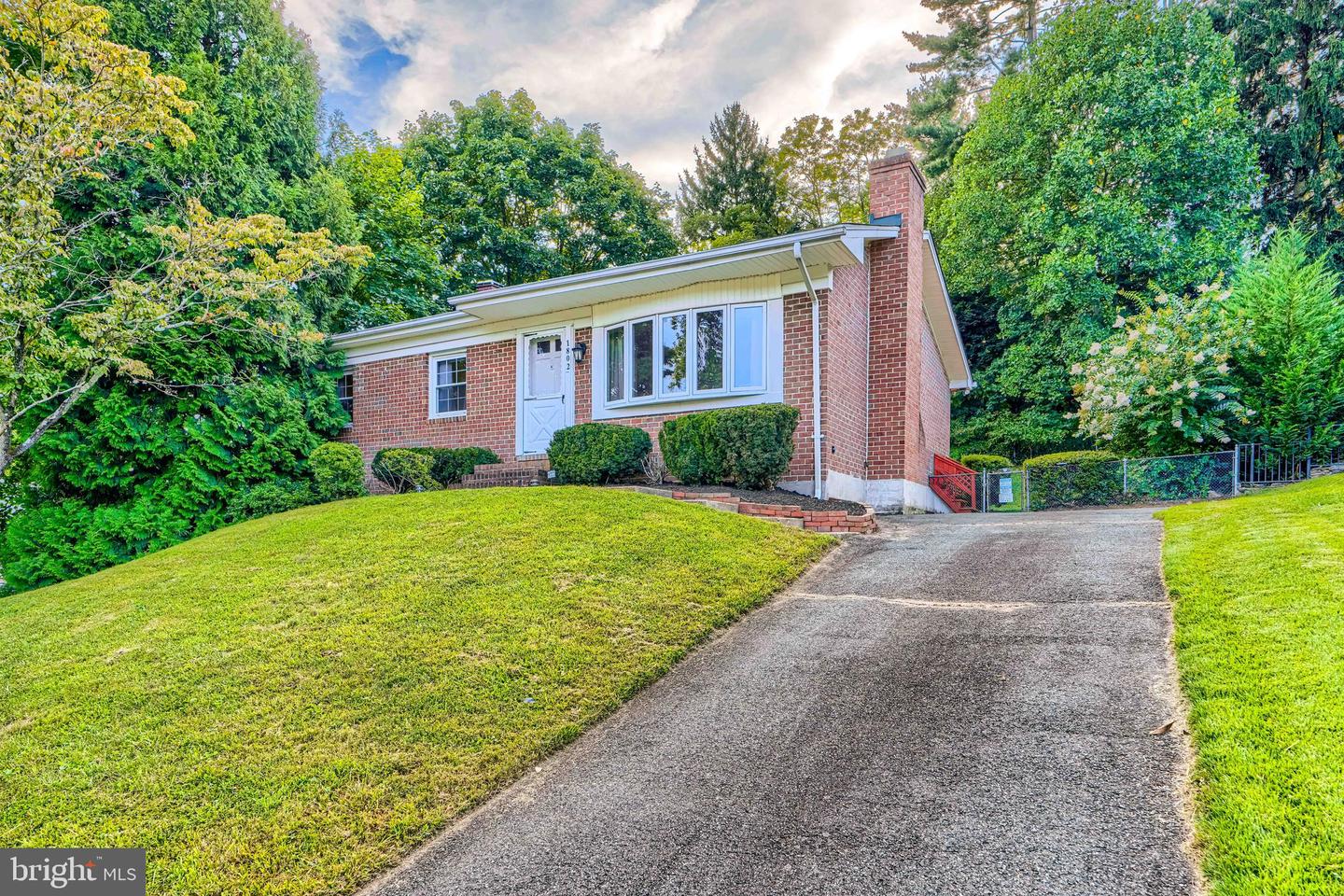 1802 Bear Creek Dr Property Photo 3