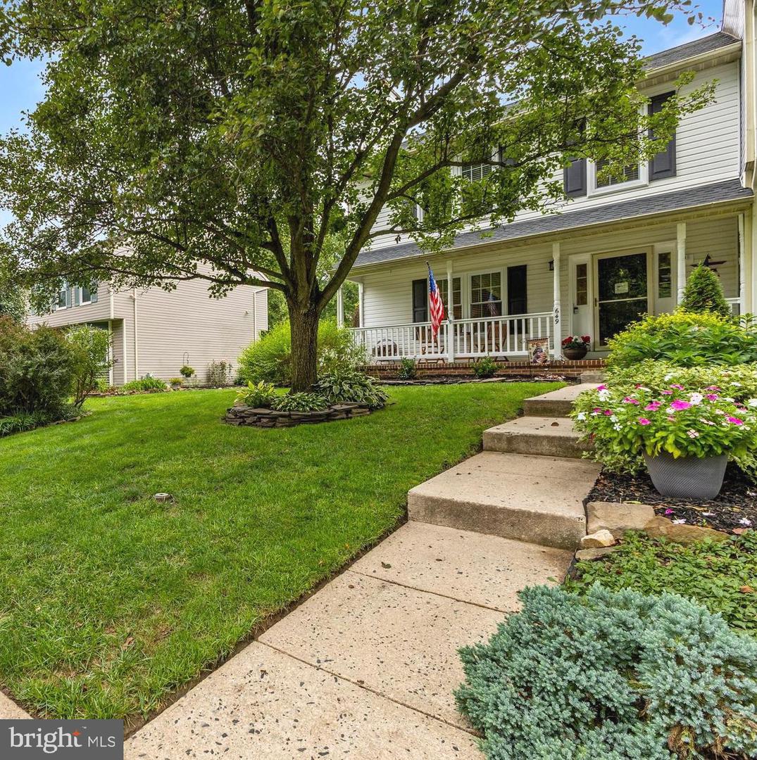 649 Kildonan Ct Property Photo 3
