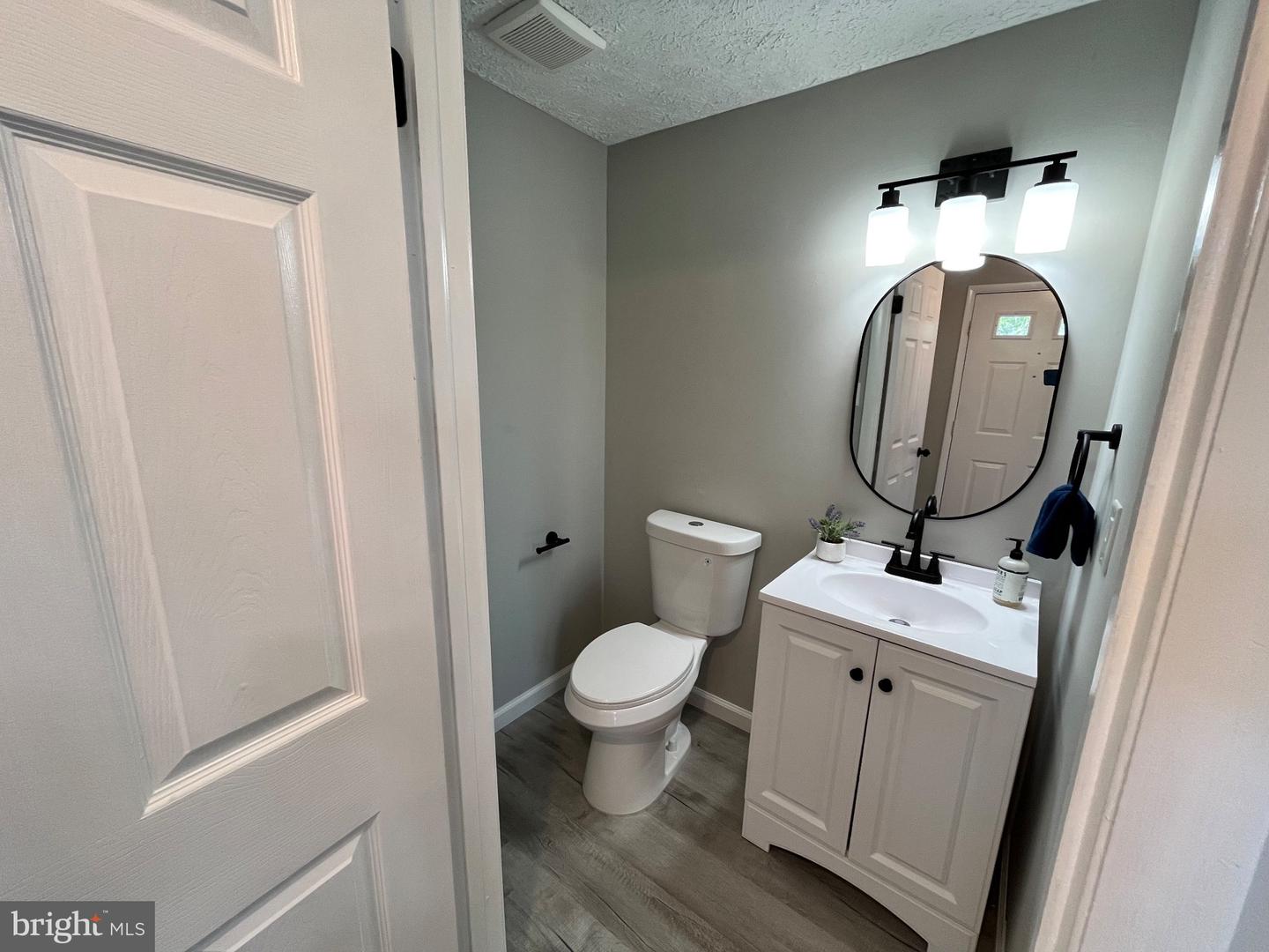 913 Grayson Sq Property Photo 14