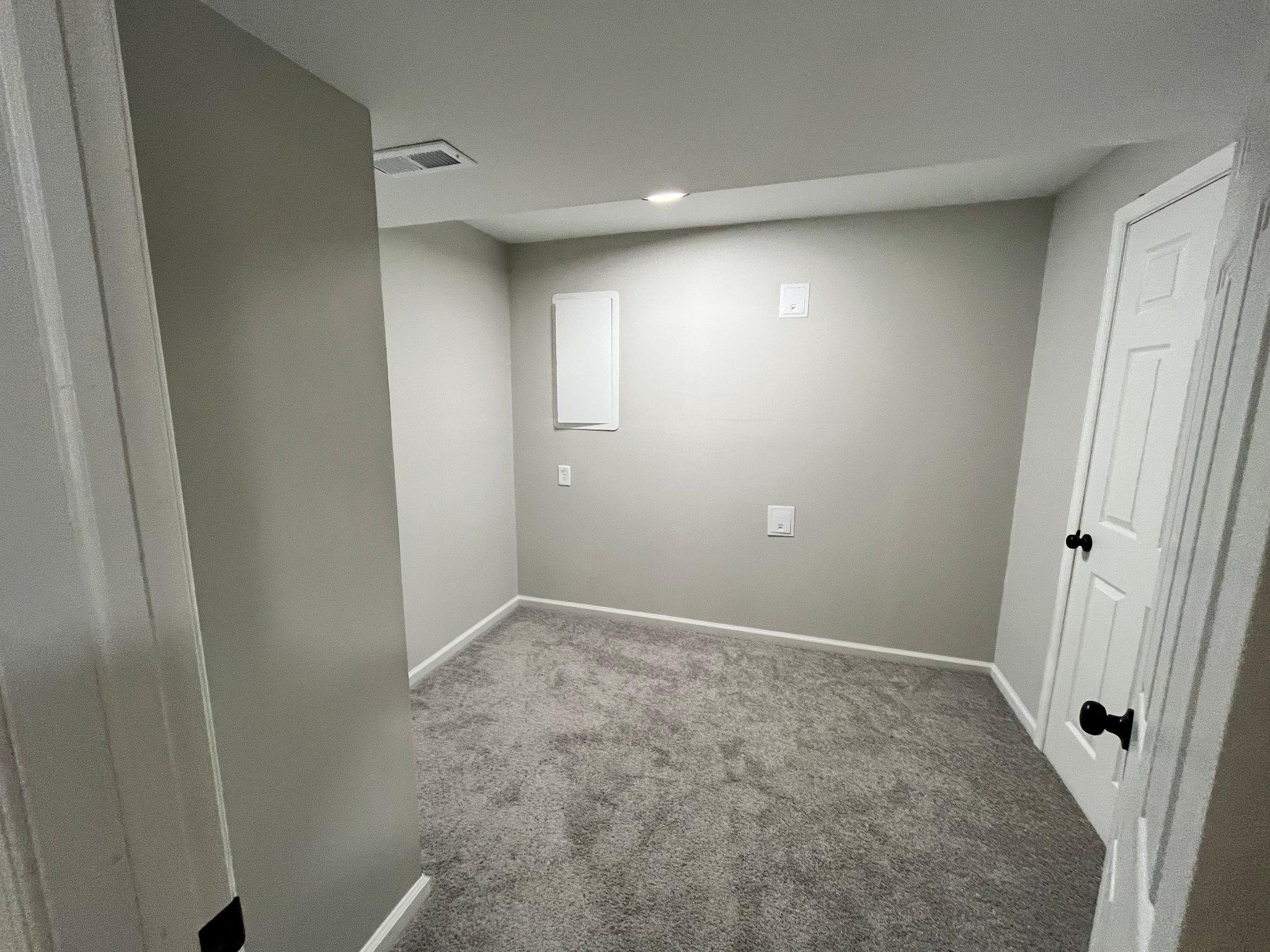913 Grayson Sq Property Photo 32