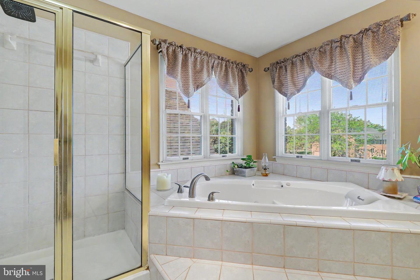 948 Glenangus Dr Property Photo 17