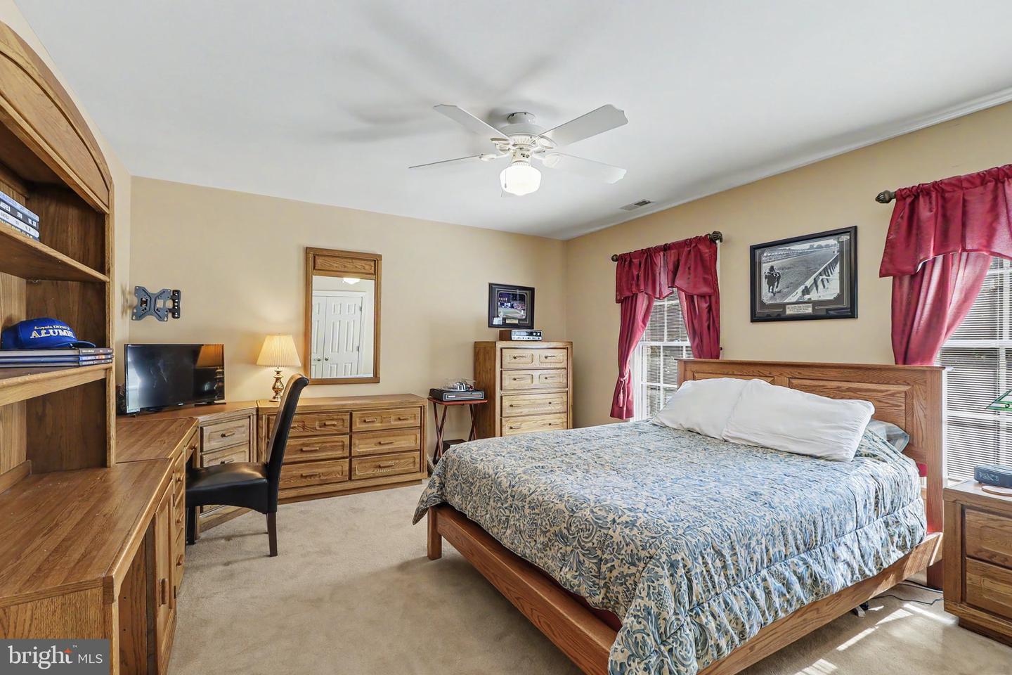 948 Glenangus Dr Property Photo 21