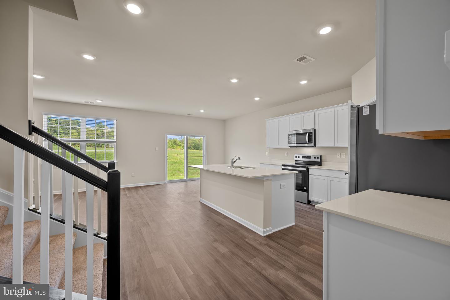 809 Spikeresh Way Property Photo 5
