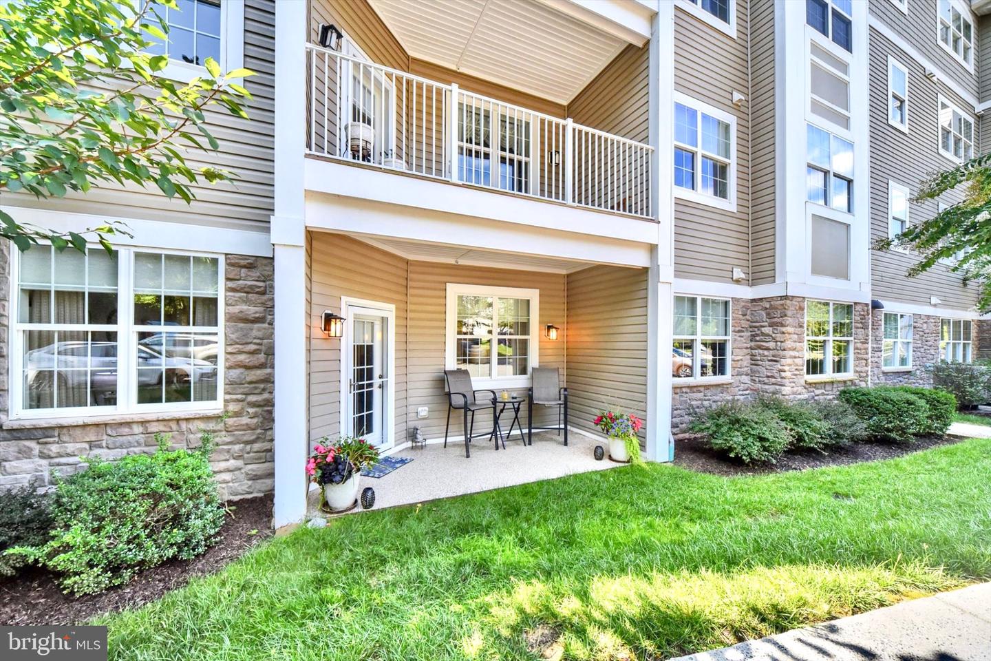 901 Macphail Woods Xing #1i Property Photo 3