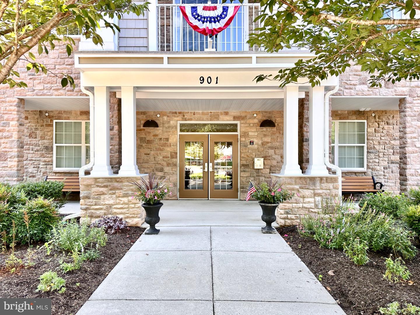 901 Macphail Woods Xing #1i Property Photo 6