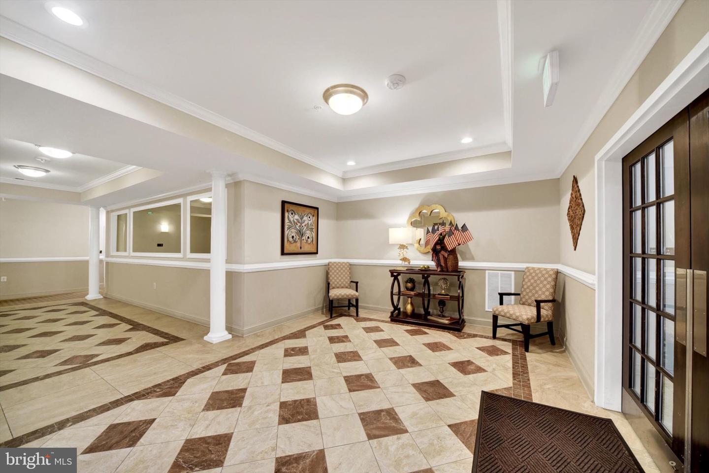 901 Macphail Woods Xing #1i Property Photo 7