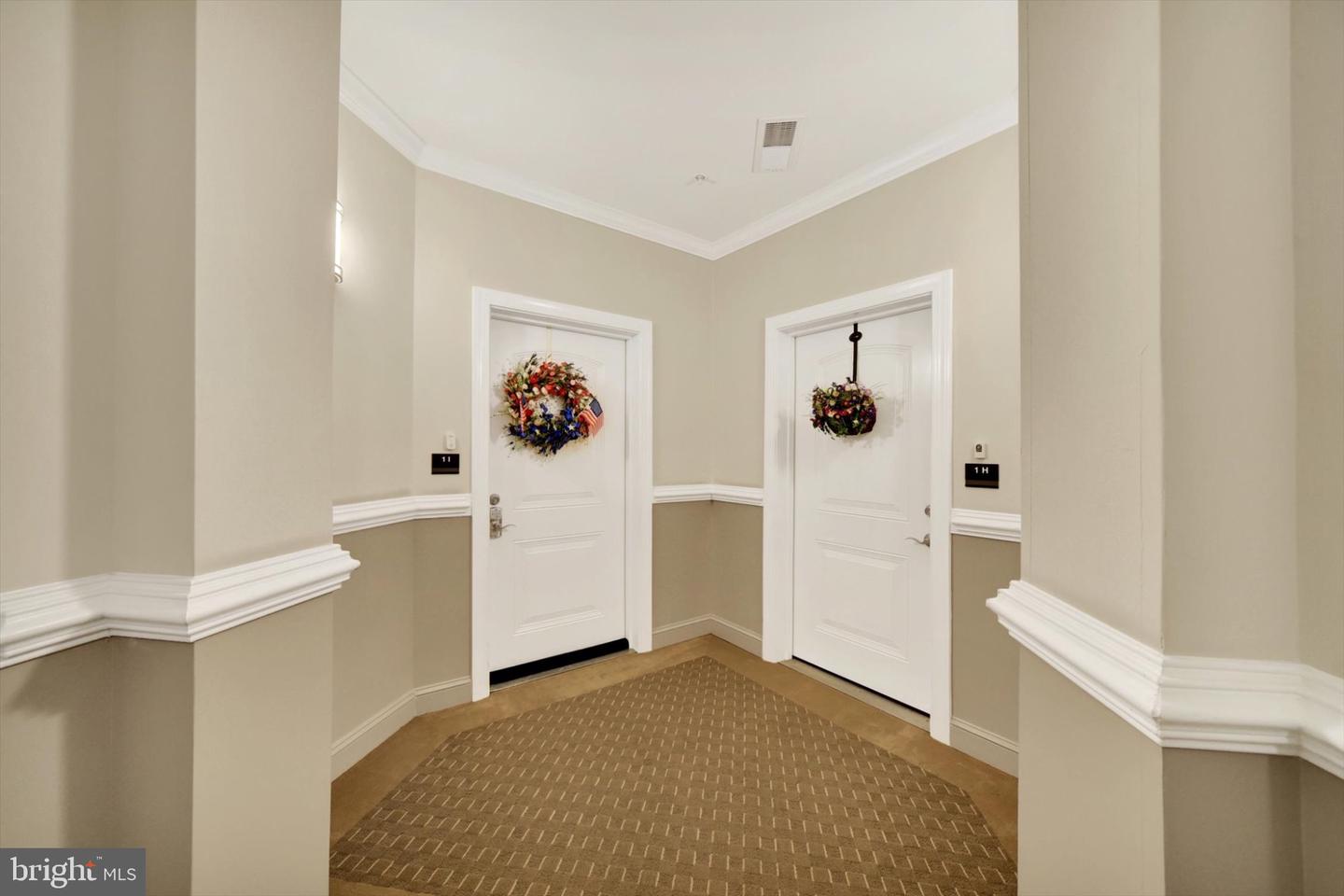 901 Macphail Woods Xing #1i Property Photo 8