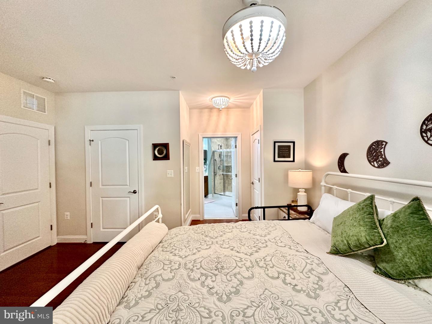 901 Macphail Woods Xing #1i Property Photo 33