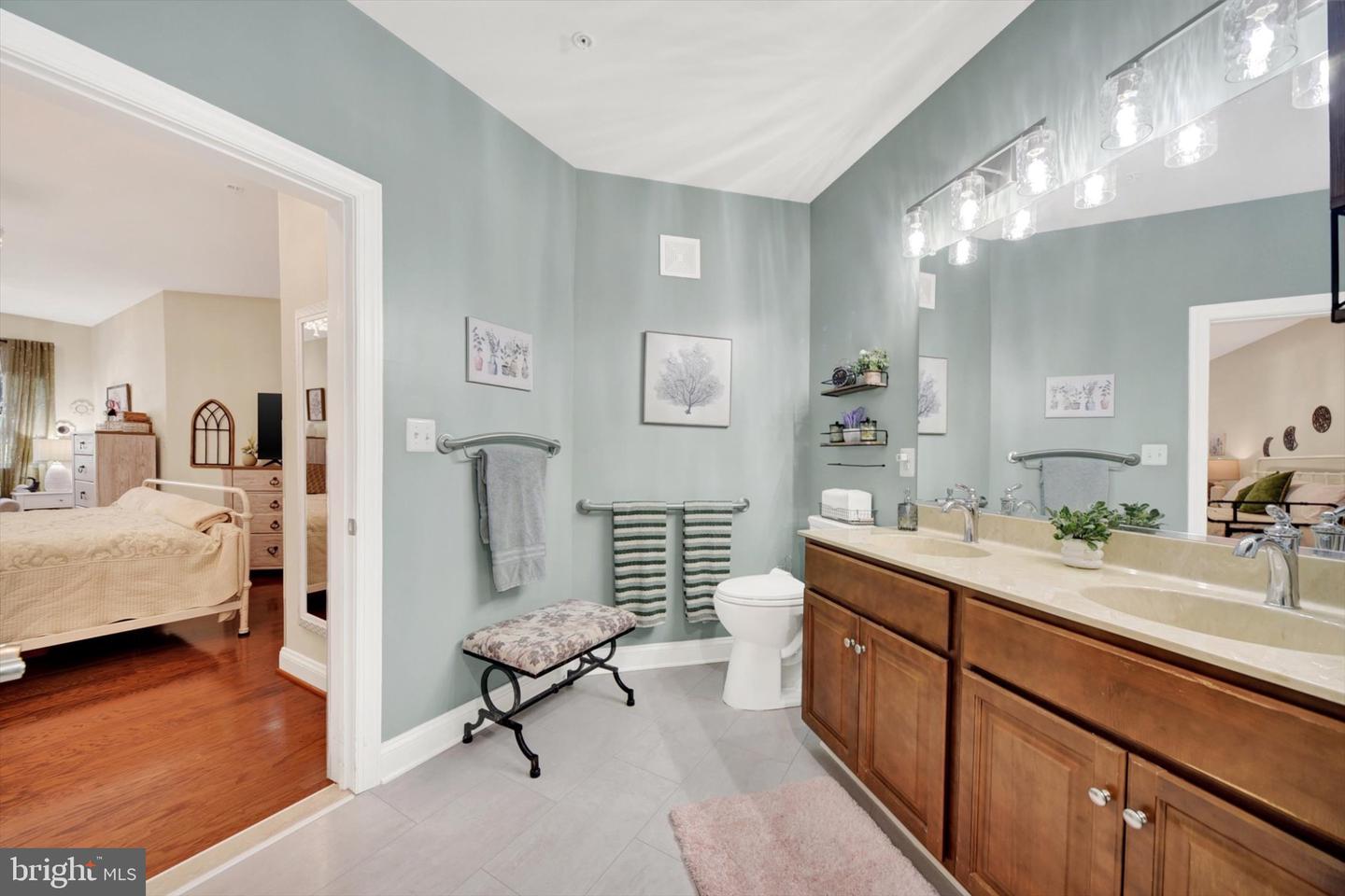 901 Macphail Woods Xing #1i Property Photo 36