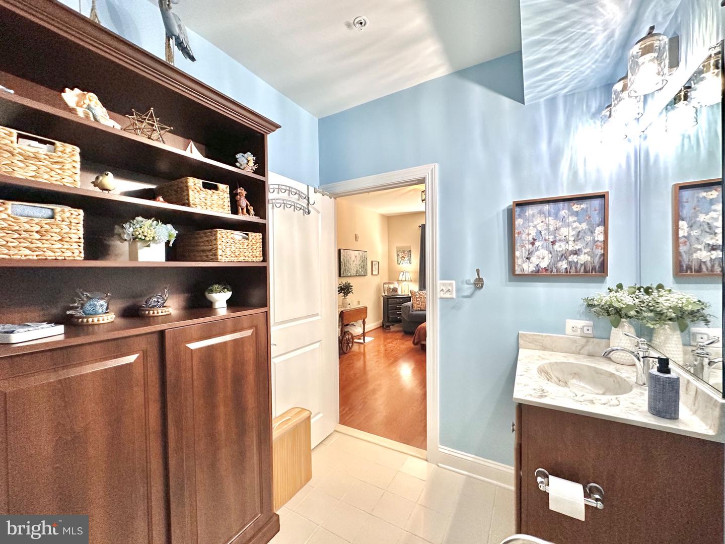 901 Macphail Woods Xing #1i Property Photo 43