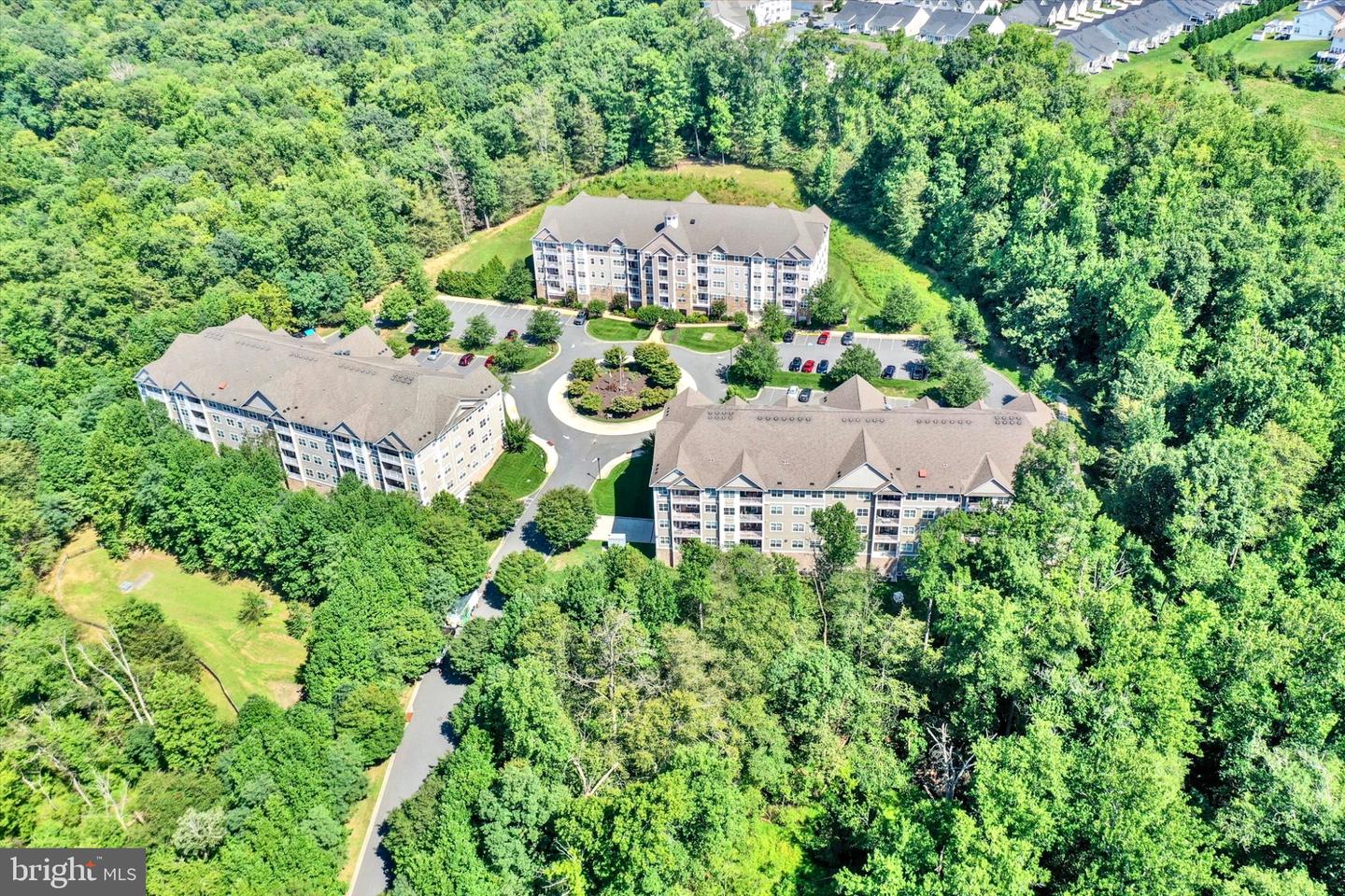 901 Macphail Woods Xing #1i Property Photo 64