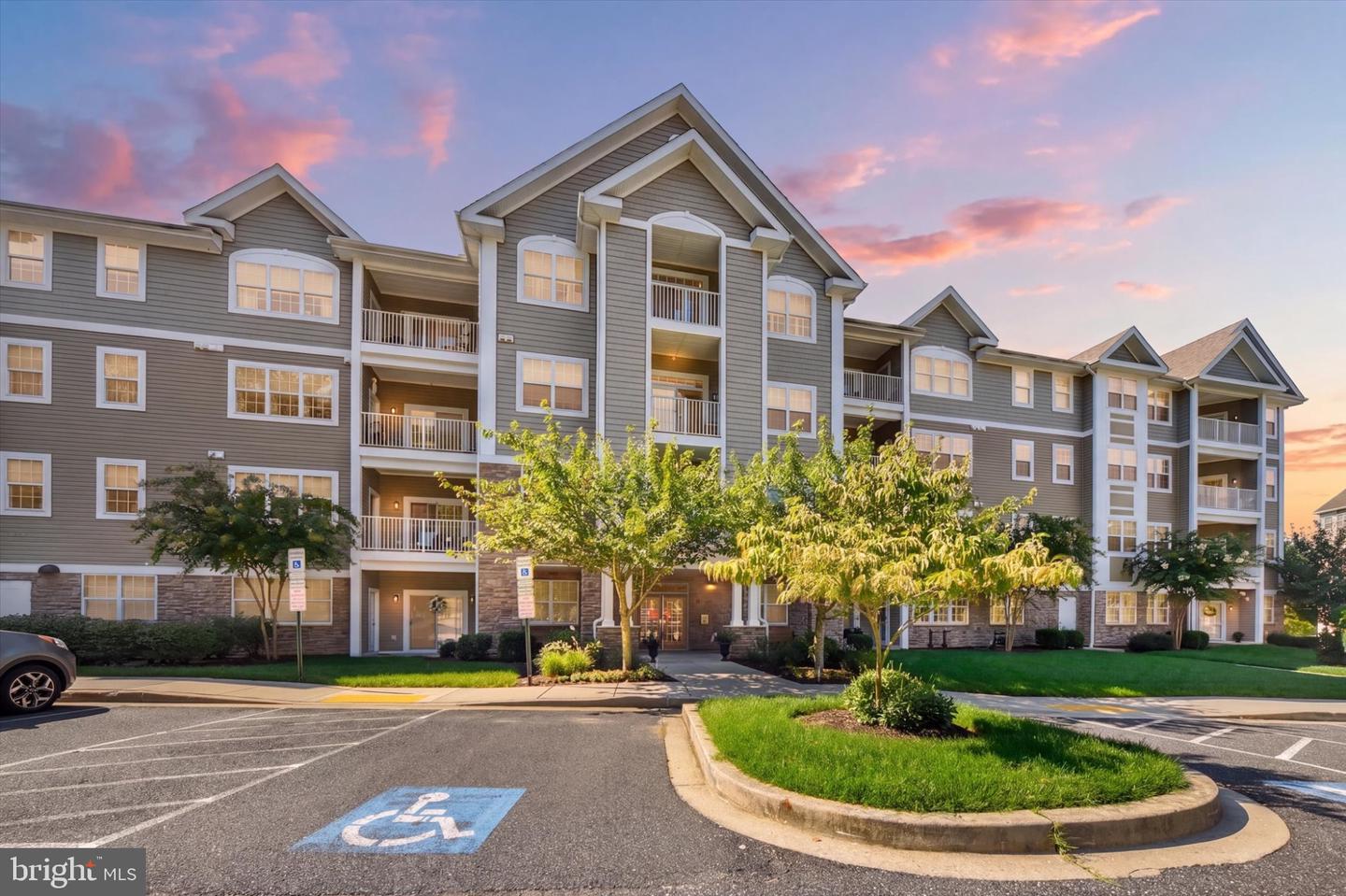 901 Macphail Woods Xing #1i Property Photo 68