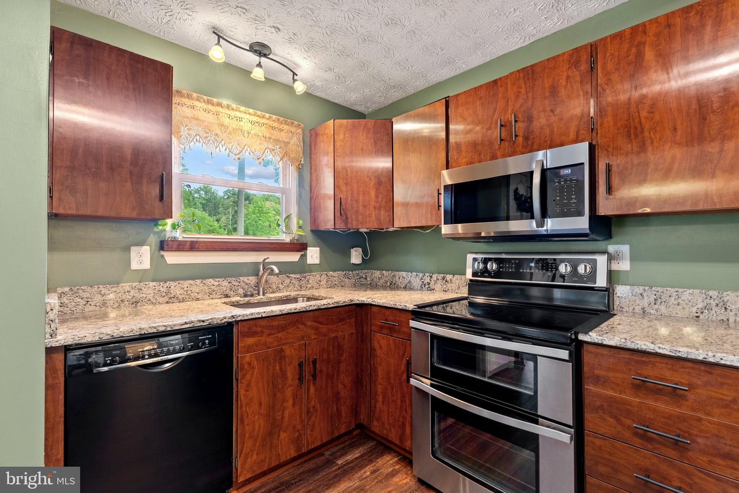 2805 Merrick Way Property Photo 10