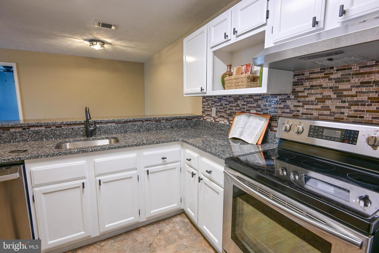 606-g Squire Ln #606-g Property Photo 1