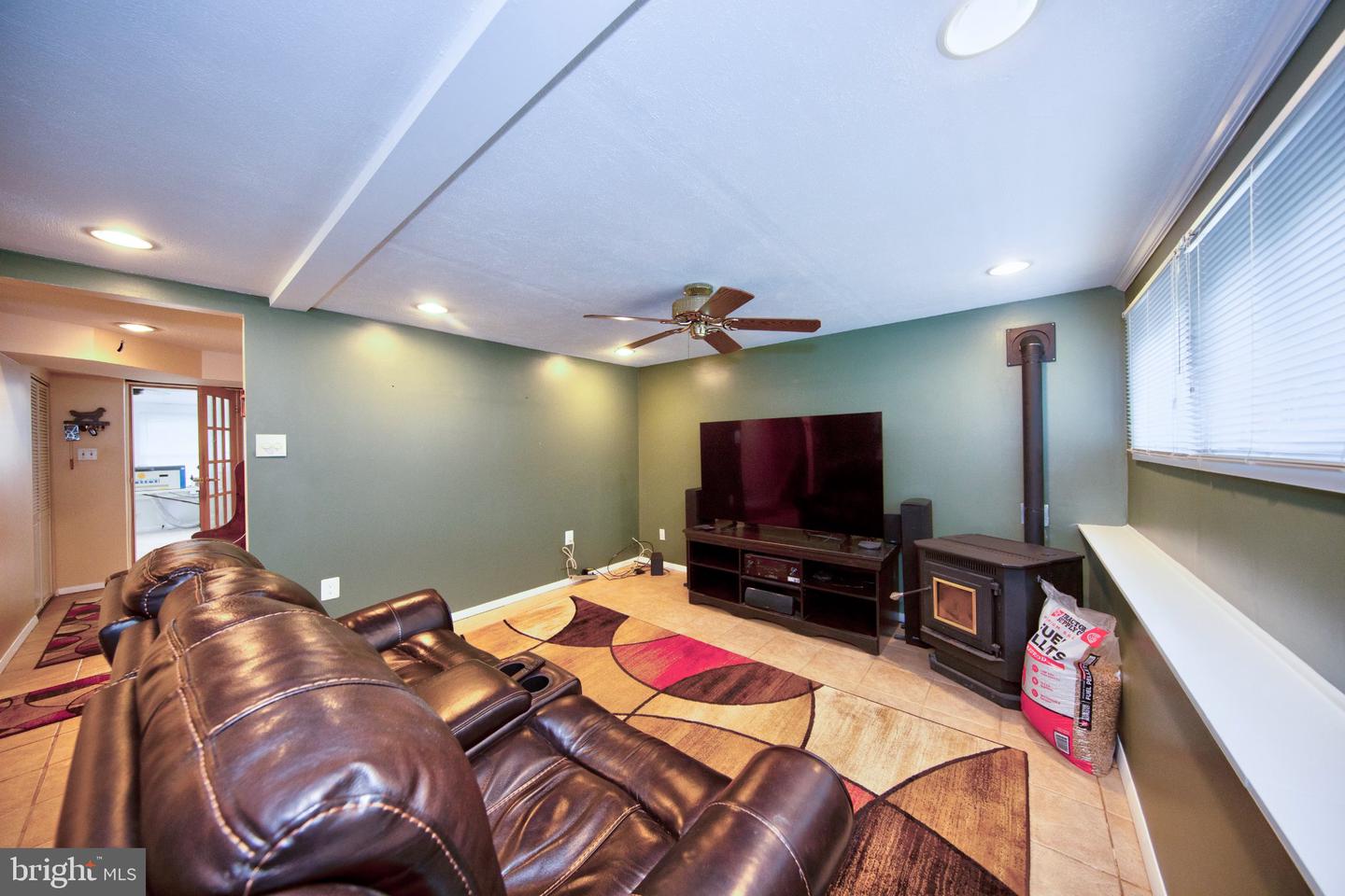 427 Roberts Way Property Photo 29