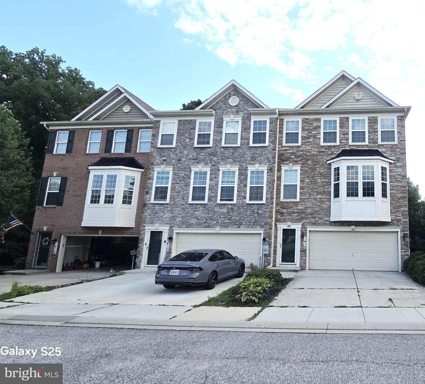 1410 Sherman Ct Property Photo 3