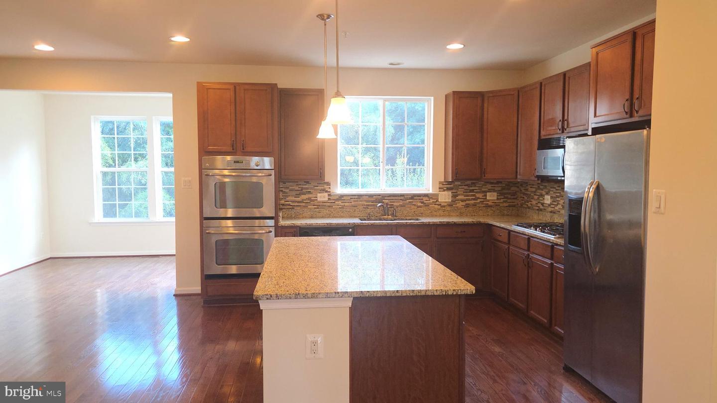 1410 Sherman Ct Property Photo 23