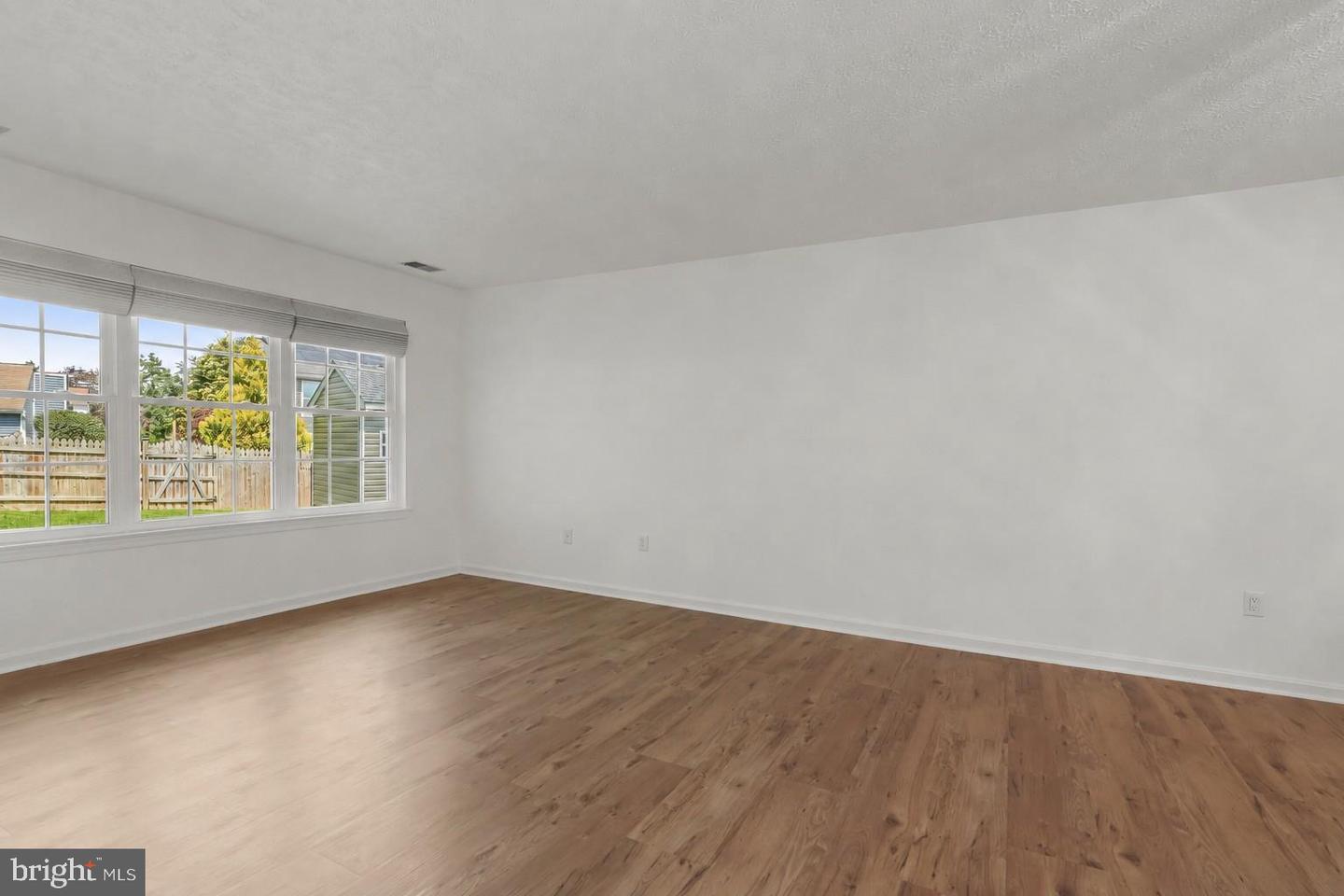 310 Barclay Ct Property Photo 5