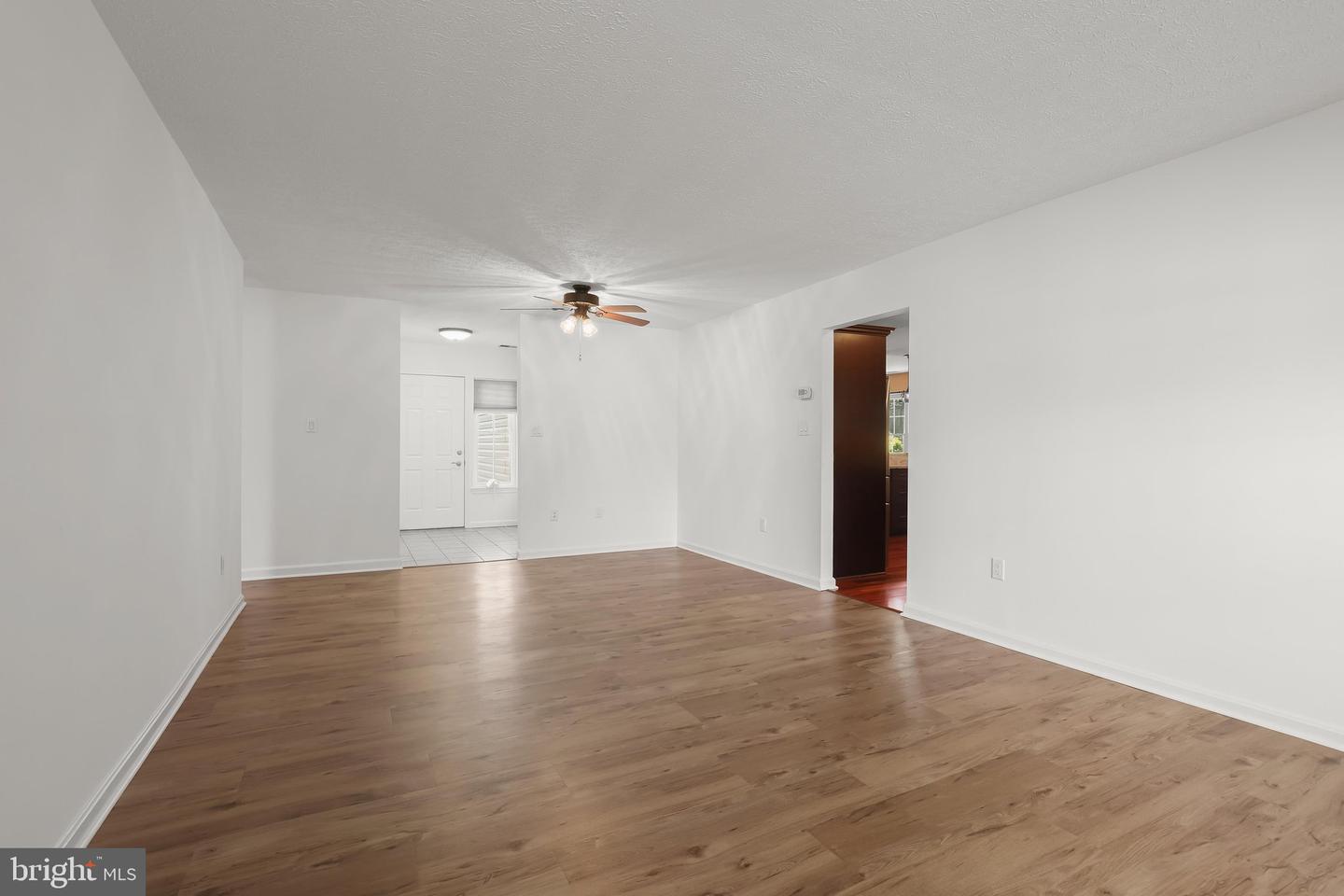 310 Barclay Ct Property Photo 6