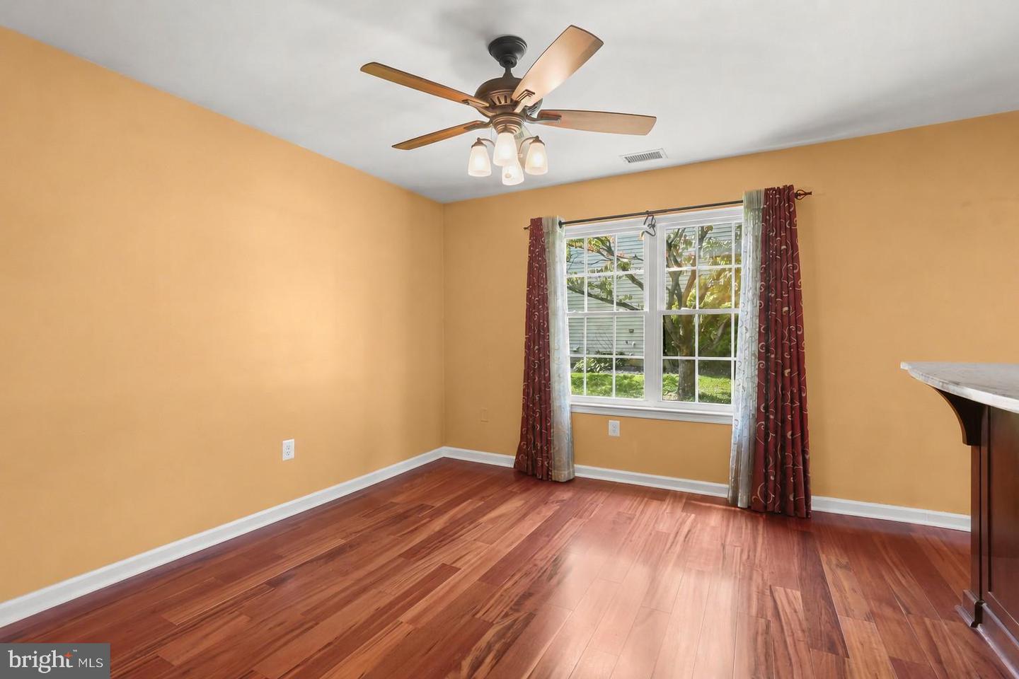 310 Barclay Ct Property Photo 16