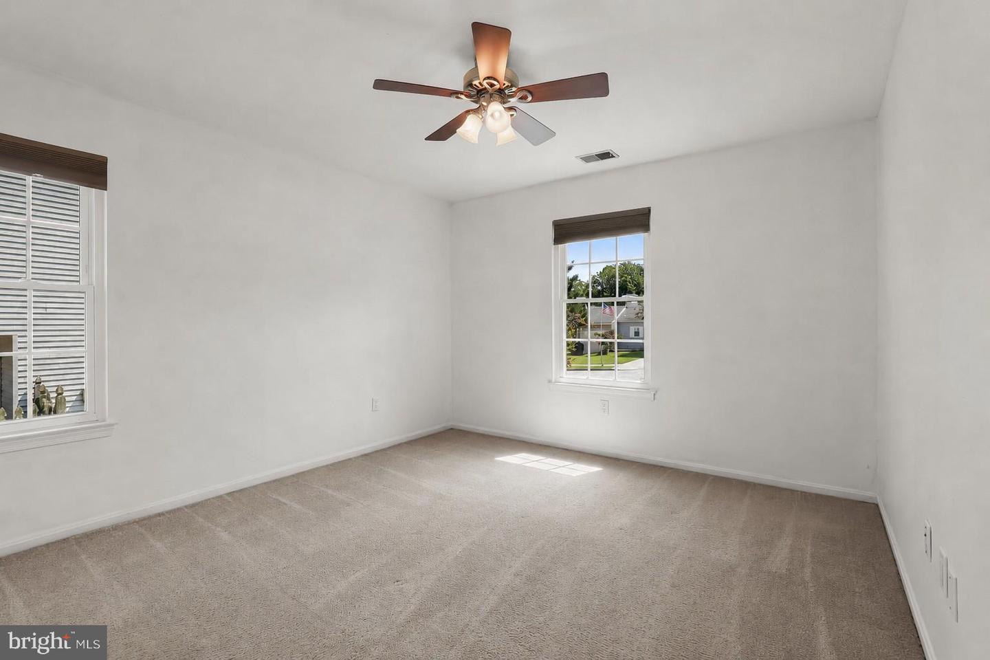310 Barclay Ct Property Photo 25
