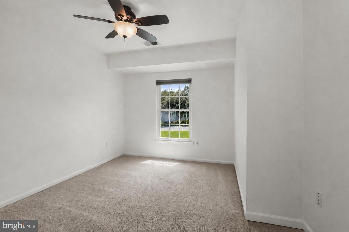 310 Barclay Ct Property Photo 29