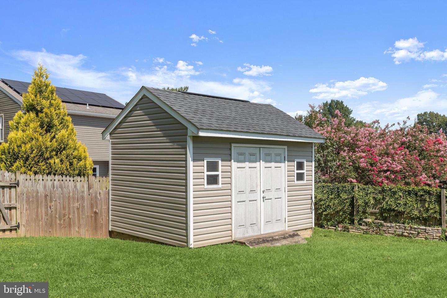 310 Barclay Ct Property Photo 40