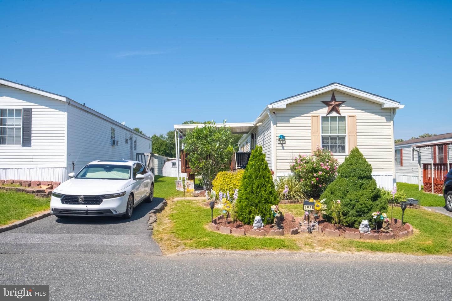 1938 MARK DRIVE Property Photo 1