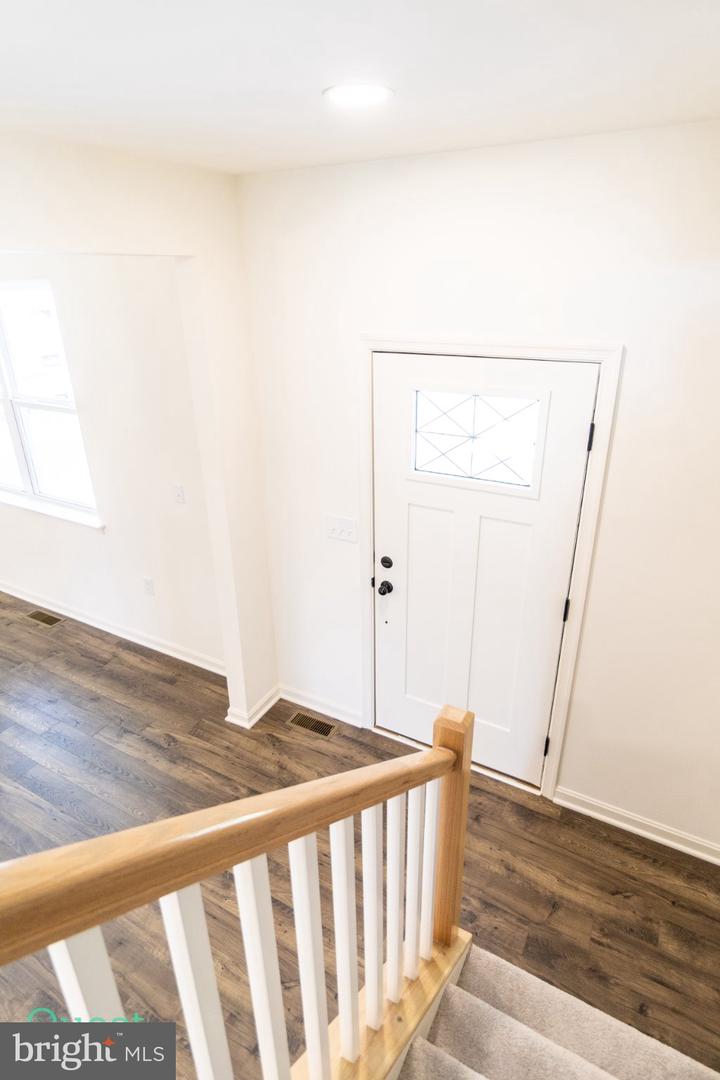 2113 Nuttal Ave Property Photo 6