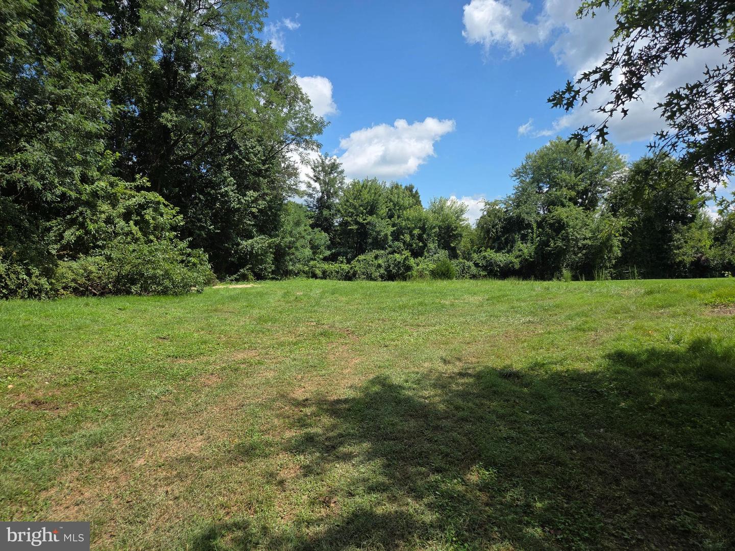 2215 Ady Rd Property Photo 1