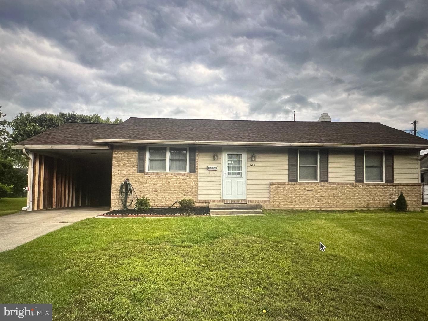 705 BAYBERRY RD