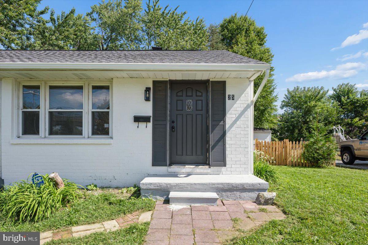 25 Mitchell Ave Property Photo 2