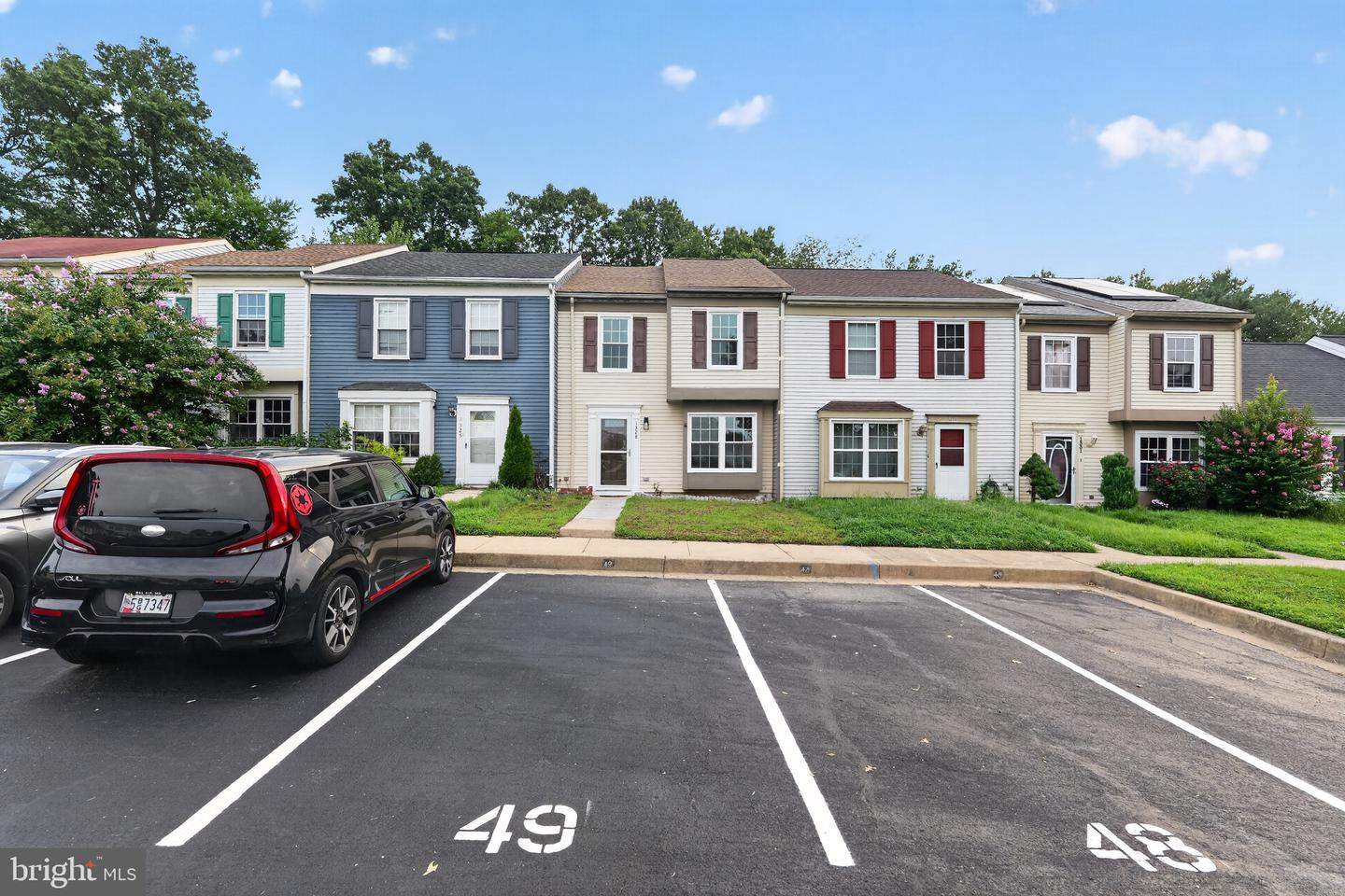 1328 Jervis Sq Property Photo 1